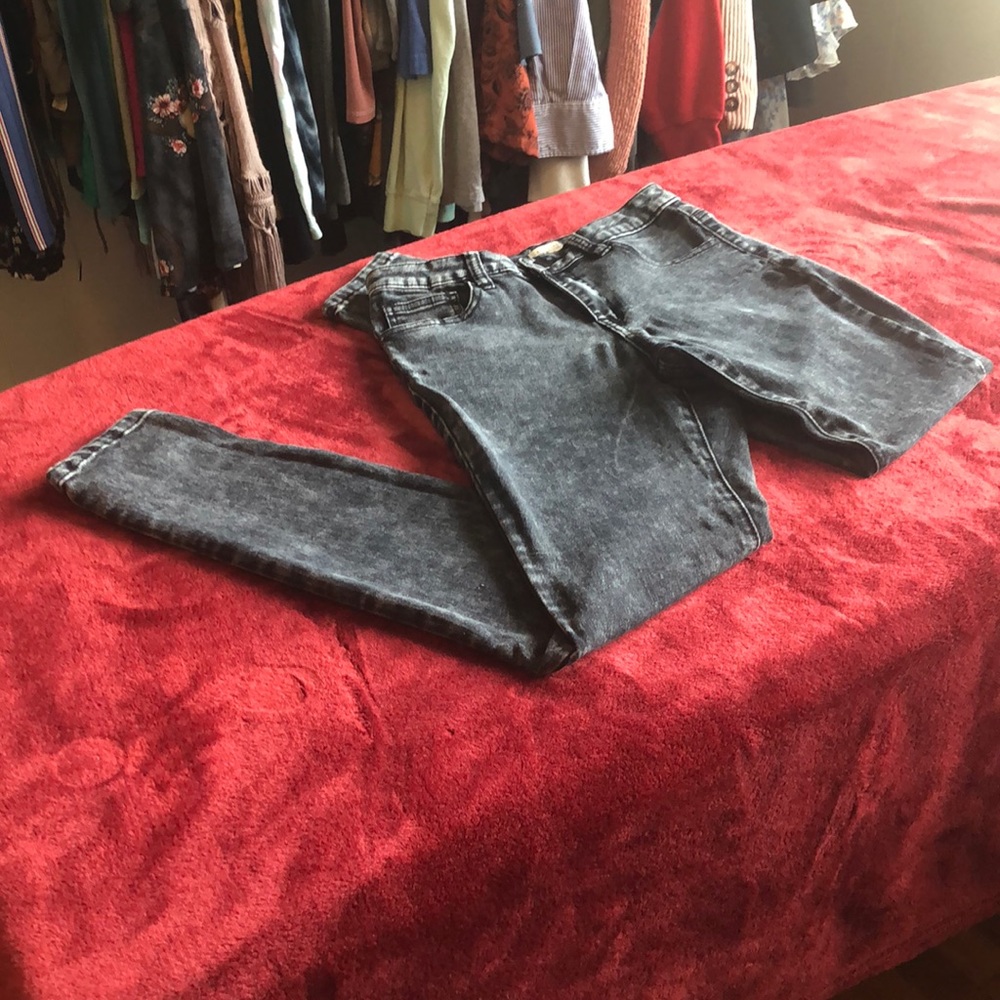 Forever 21 Size 27 Skinny Jeans